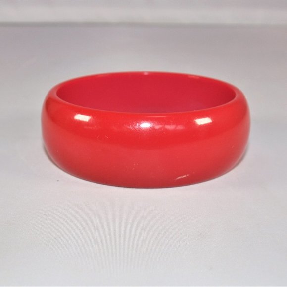 Vintage Wide Cherry Red Bakelite Bangle Bracelet 1930s - 1940s - Picture 3 of 4